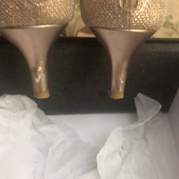 Pelle Moda Bette-TX Platinum Gold Woman’s size 10 dress shoe - Picture 9 of 9